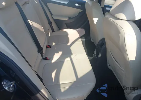 2017 Volkswagen Jetta 1.4T Se из США, поврежденный, VIN 3VWDB7AJ7HM258579